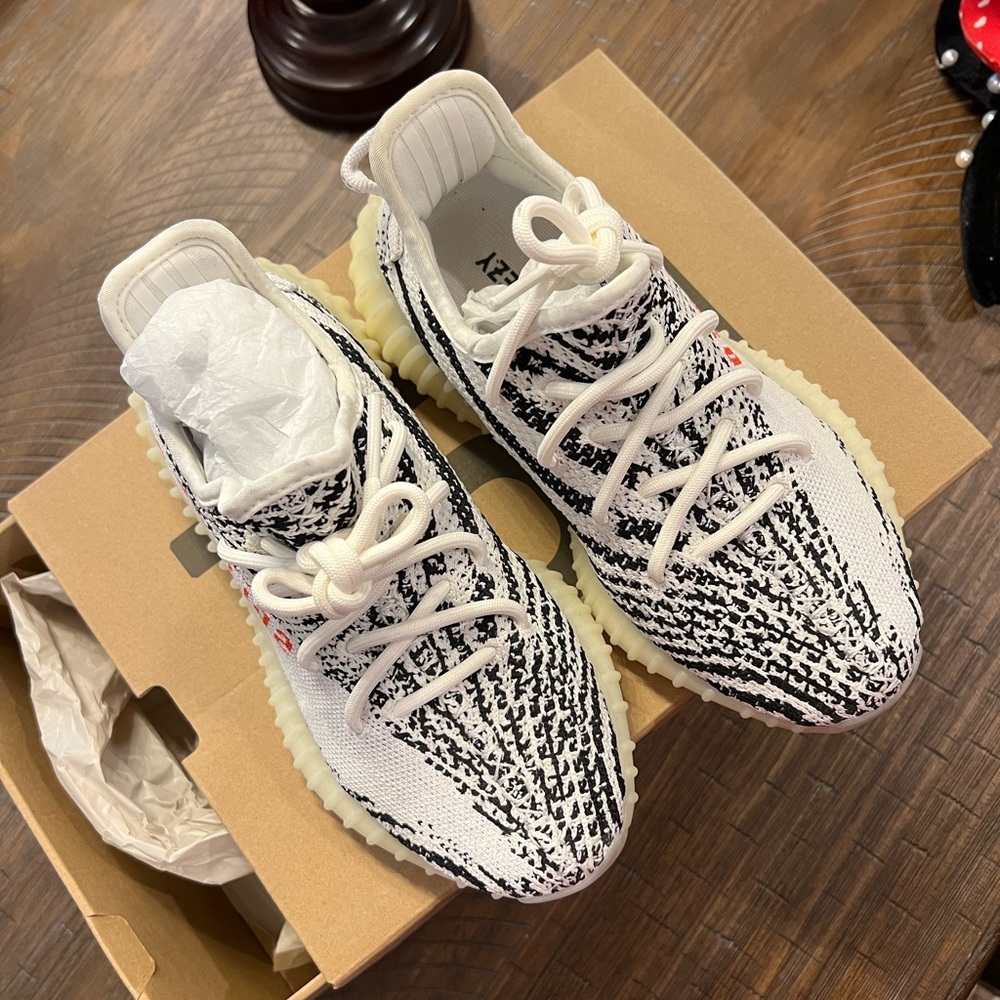 Like new (worn once) Yeezy Boost Sneakers